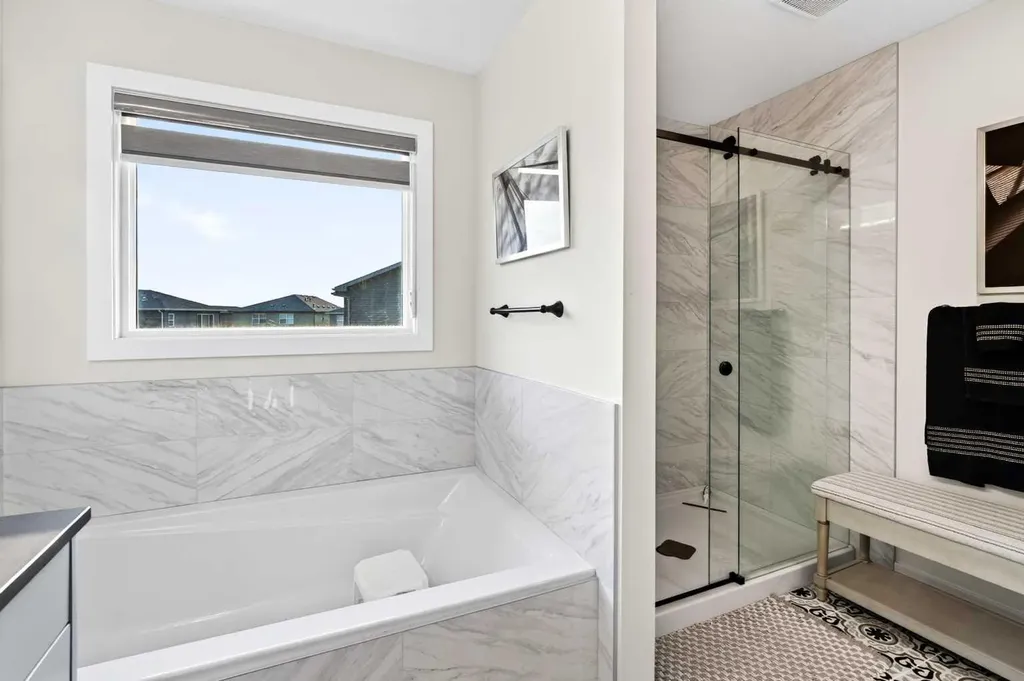 43 Hotchkiss Row SE Calgary AB T3S 0J5