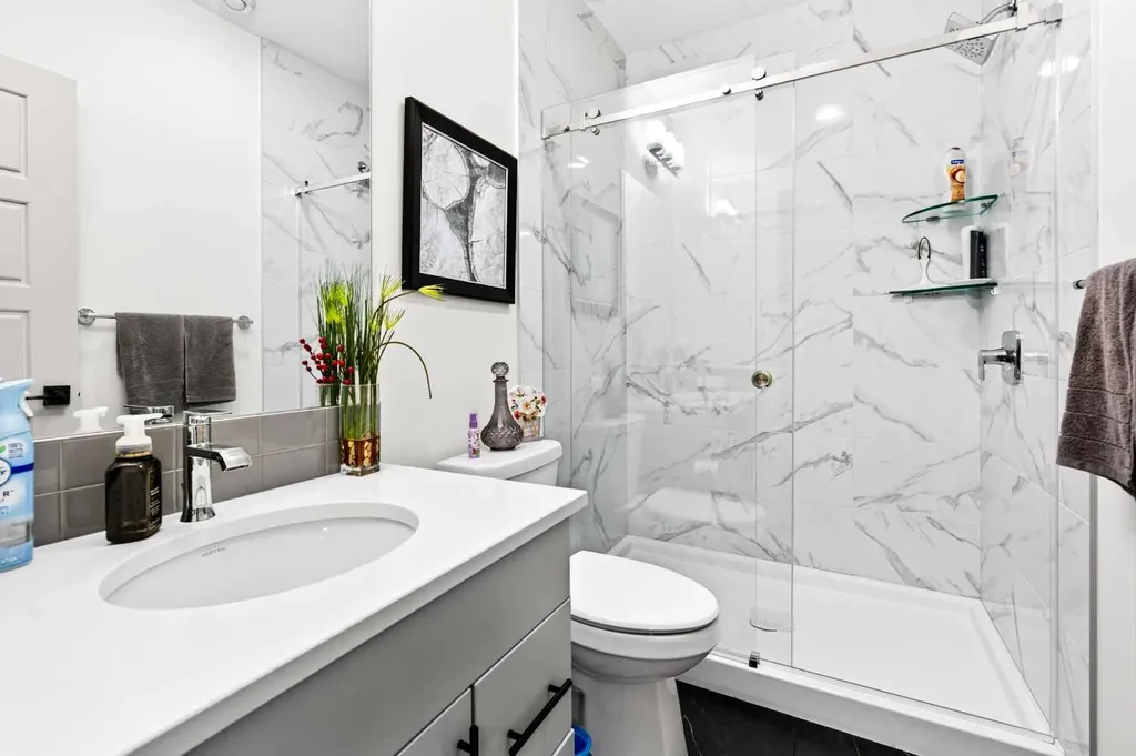 43 Hotchkiss Row SE Calgary AB T3S 0J5