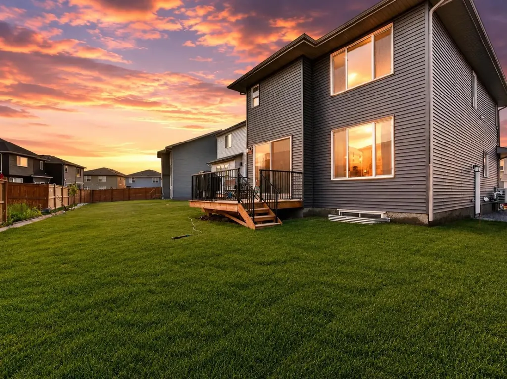 43 Hotchkiss Row SE Calgary AB T3S 0J5