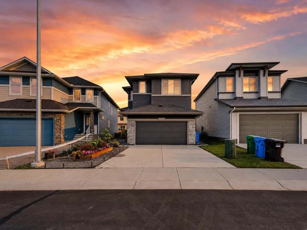 43 Hotchkiss Row SE Calgary AB T3S 0J5