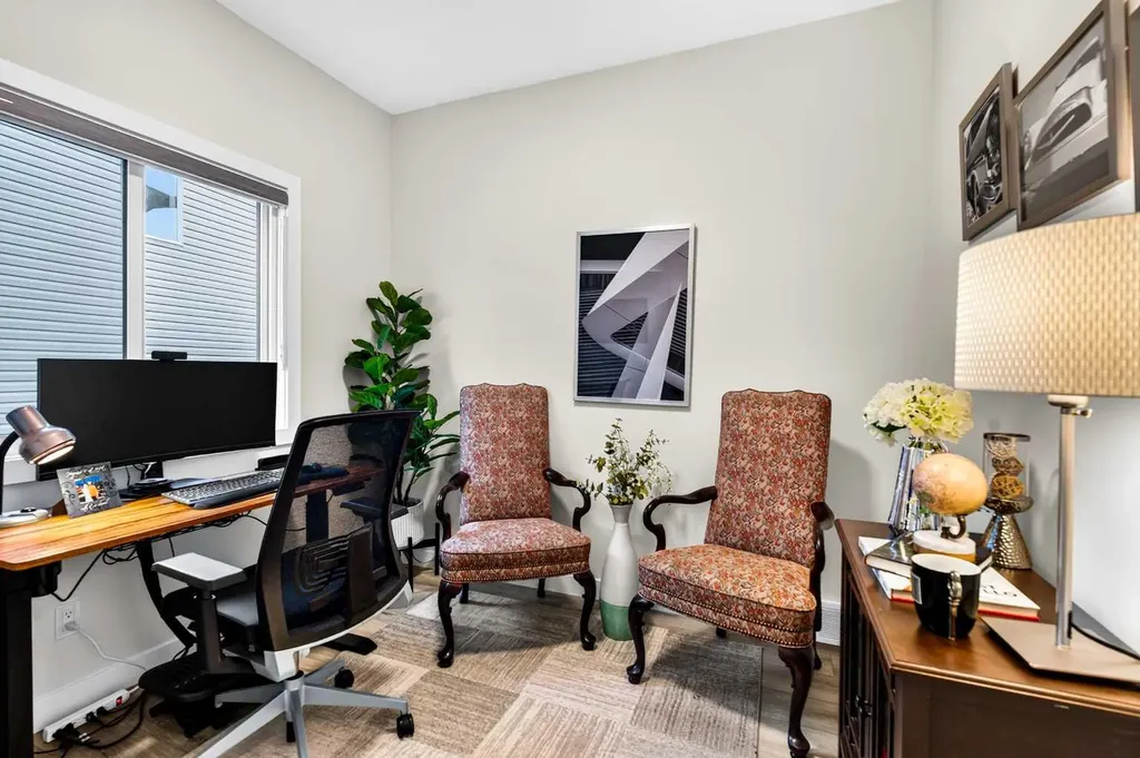 43 Hotchkiss Row SE Calgary AB T3S 0J5