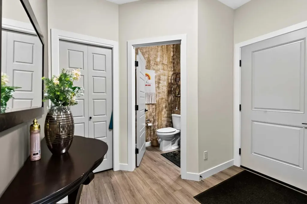 43 Hotchkiss Row SE Calgary AB T3S 0J5