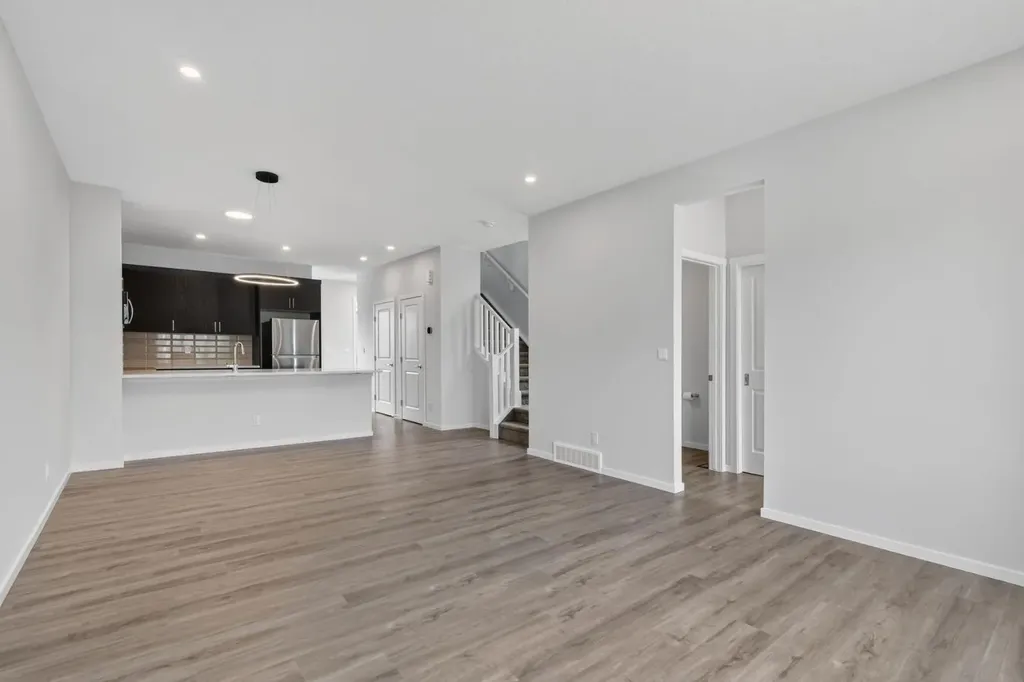 2056 Carrington Boulevard NW Calgary AB T3P 2M8