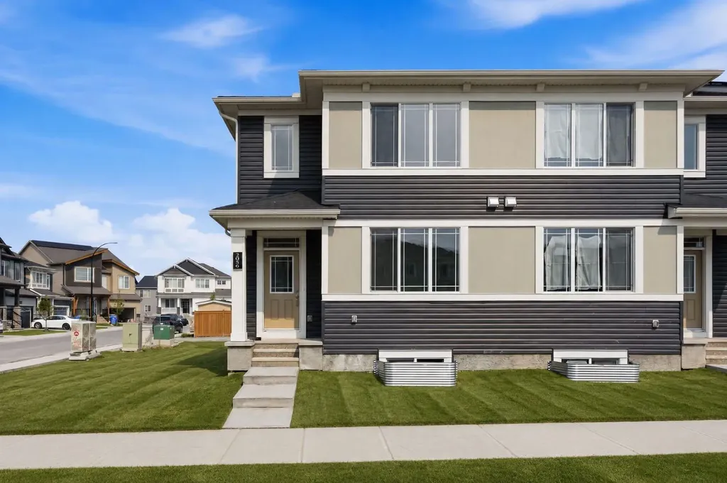 2056 Carrington Boulevard NW Calgary AB T3P 2M8