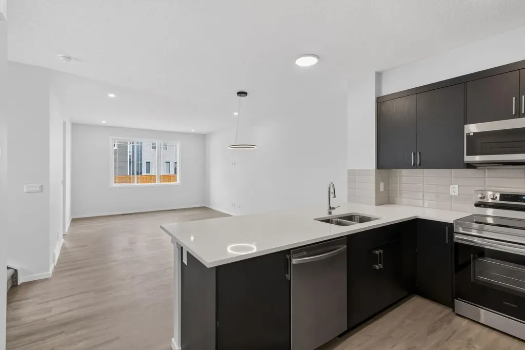 2056 Carrington Boulevard NW Calgary AB T3P 2M8