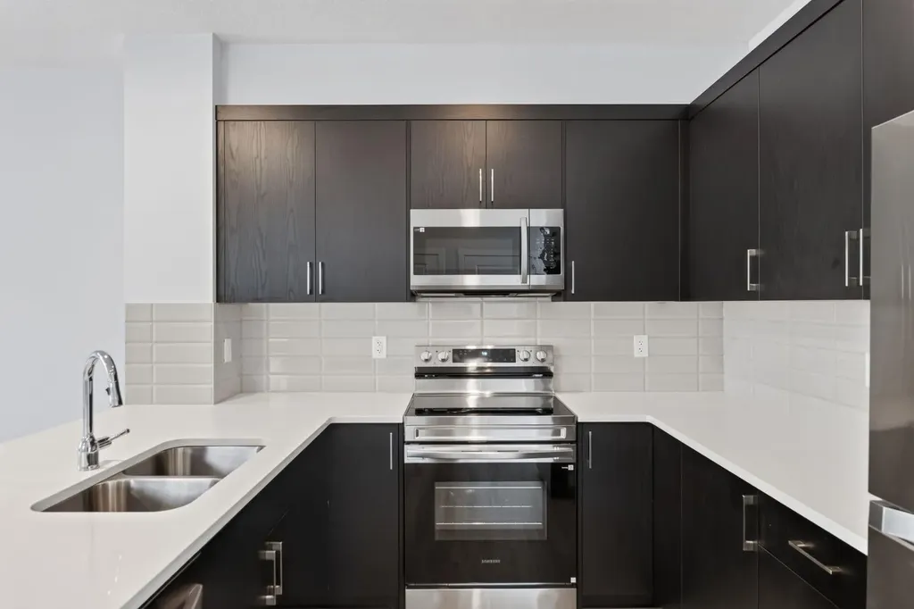 2056 Carrington Boulevard NW Calgary AB T3P 2M8
