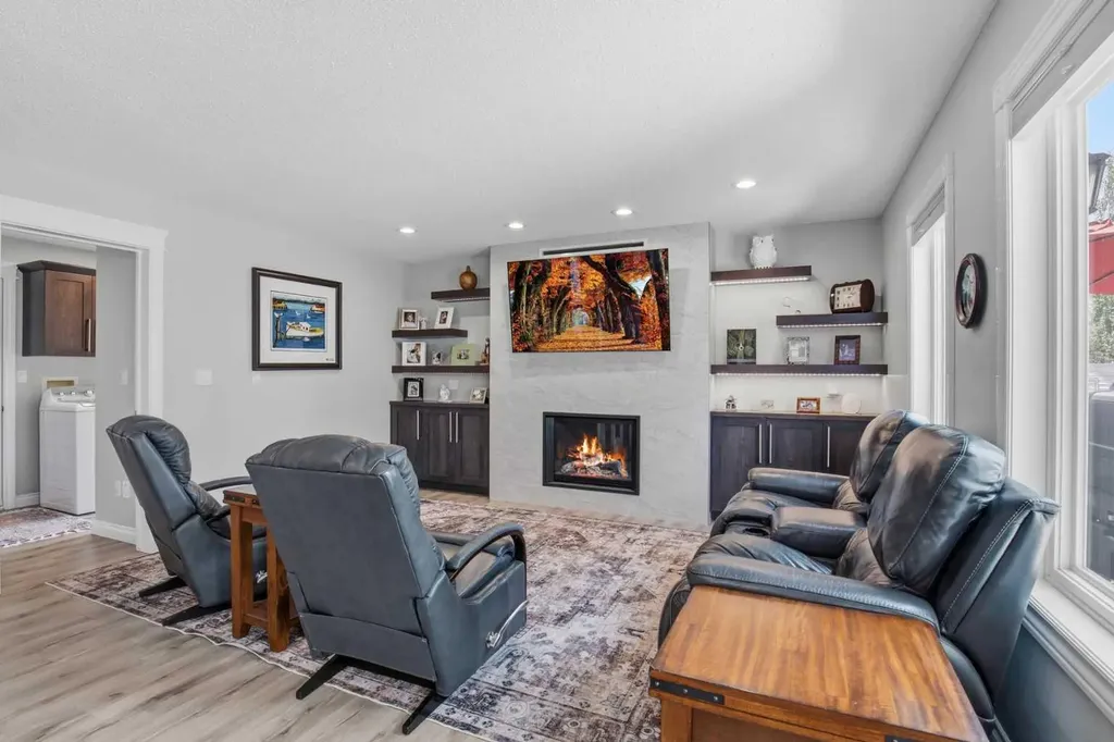 5933 45 Street Crescent Street Crescent Innisfail AB T4G 1L4