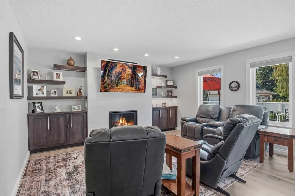 5933 45 Street Crescent Street Crescent Innisfail AB T4G 1L4
