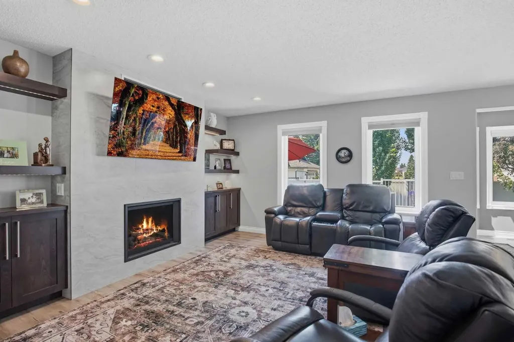 5933 45 Street Crescent Street Crescent Innisfail AB T4G 1L4