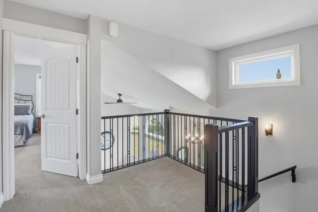 5933 45 Street Crescent Street Crescent Innisfail AB T4G 1L4