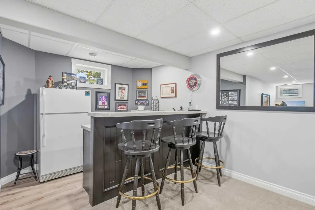 5933 45 Street Crescent Street Crescent Innisfail AB T4G 1L4