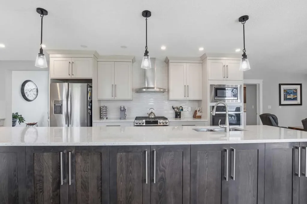 5933 45 Street Crescent Street Crescent Innisfail AB T4G 1L4