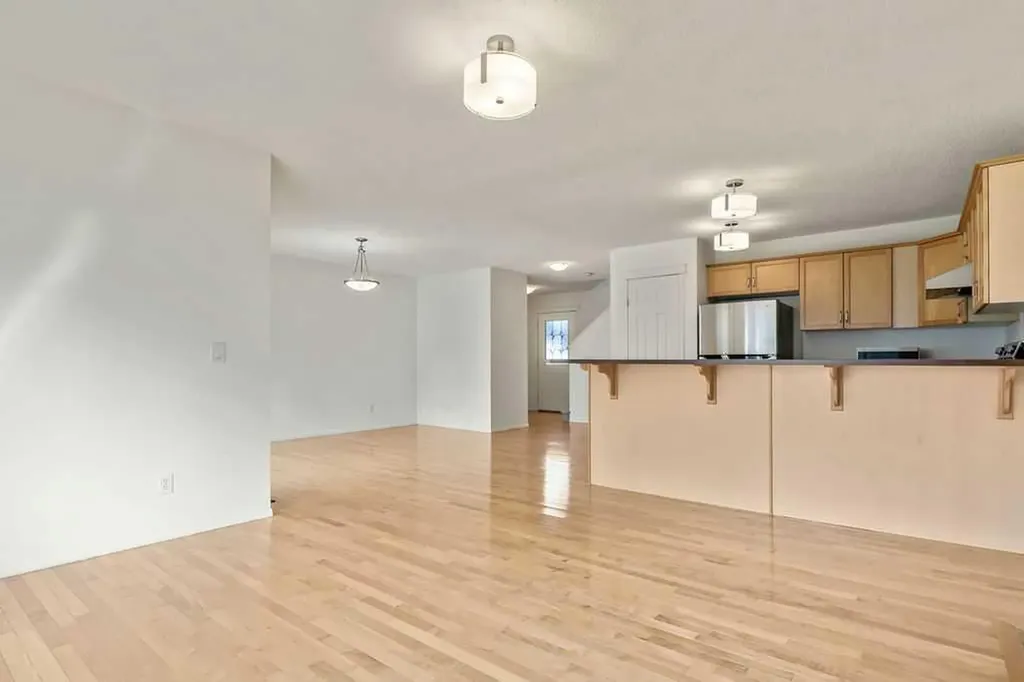280 Panora Close NW Calgary AB T3K 0G3