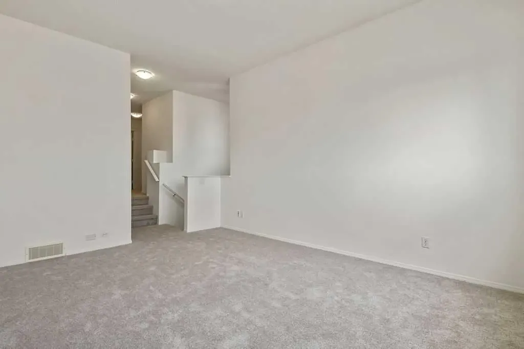 280 Panora Close NW Calgary AB T3K 0G3