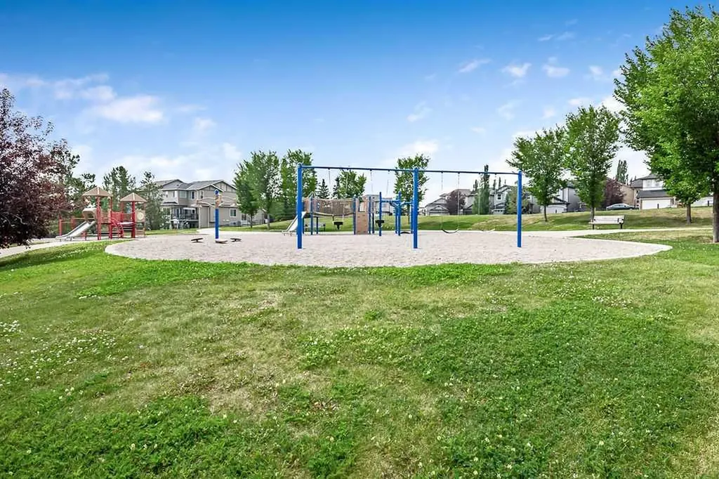 280 Panora Close NW Calgary AB T3K 0G3