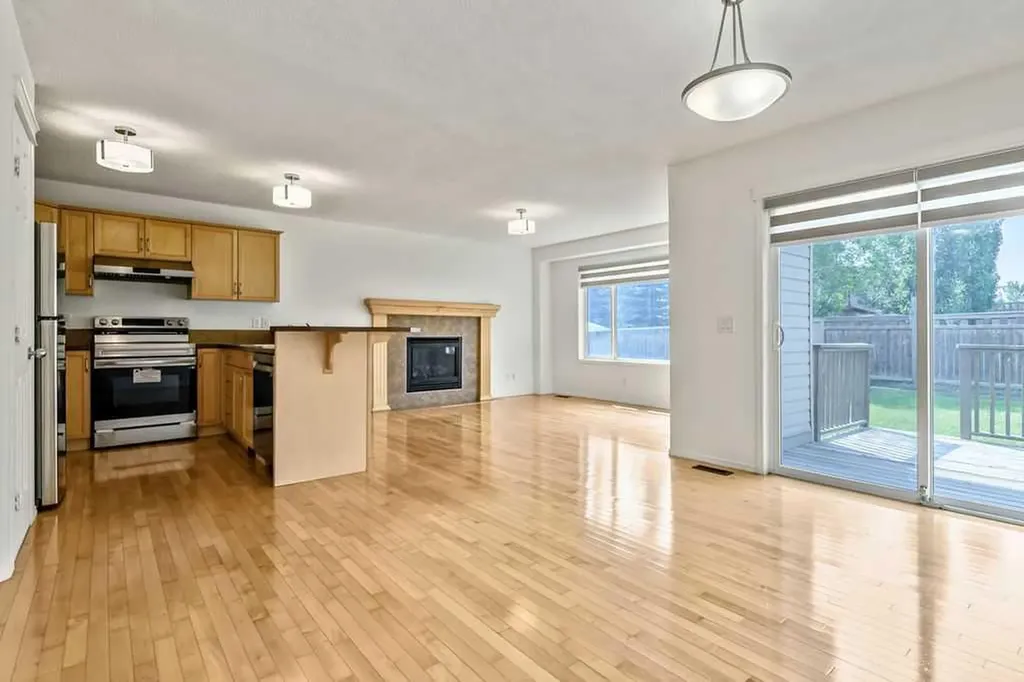 280 Panora Close NW Calgary AB T3K 0G3