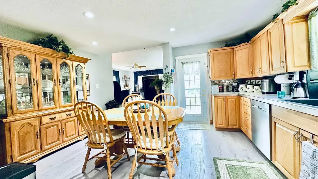 506, 13441 665a Township Beaver Lake AB T0A2C1