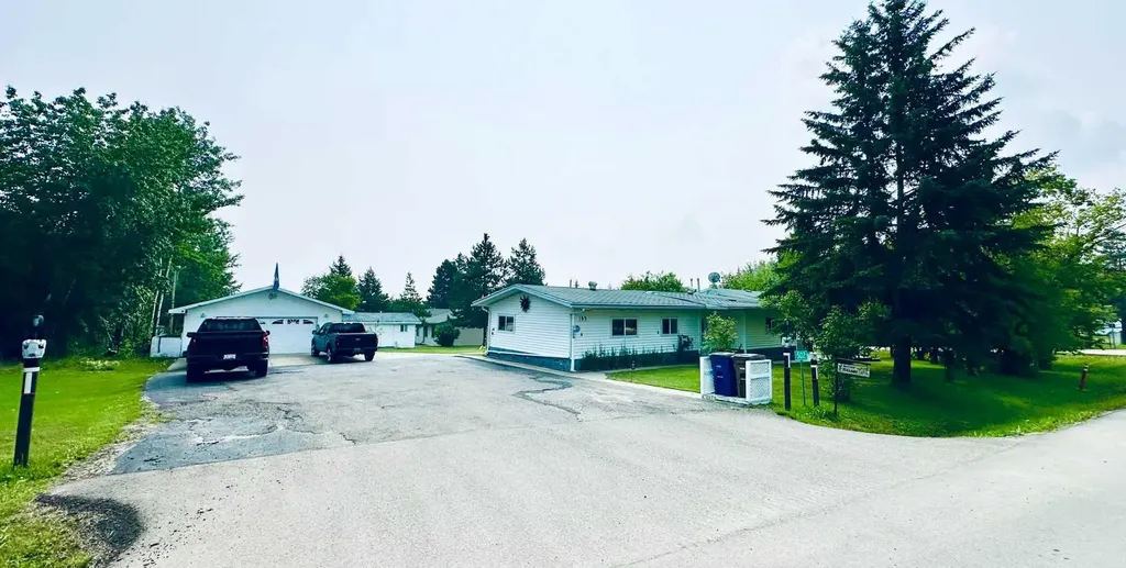 506, 13441 665a Township Beaver Lake AB T0A2C1