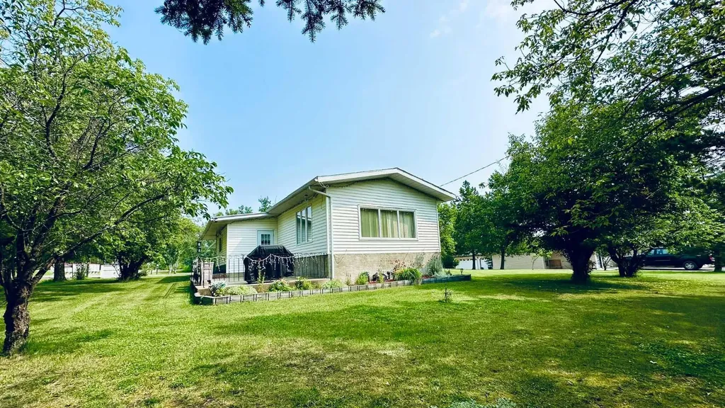 506, 13441 665a Township Beaver Lake AB T0A2C1