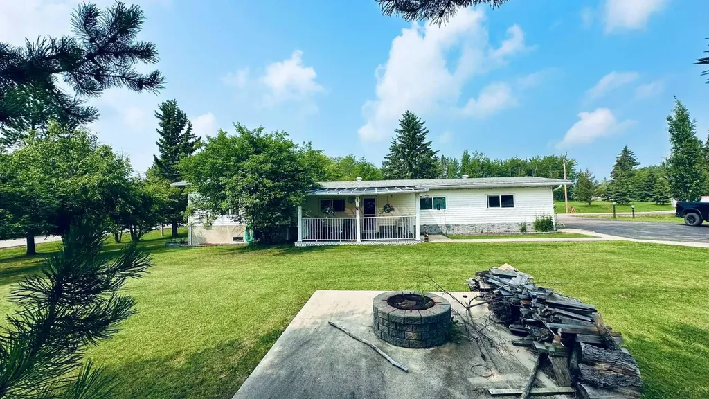 506, 13441 665a Township Beaver Lake AB T0A2C1