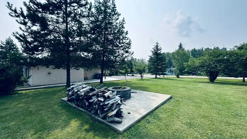 506, 13441 665a Township Beaver Lake AB T0A2C1