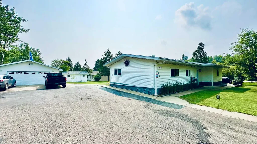 506, 13441 665a Township Beaver Lake AB T0A2C1