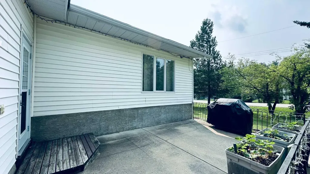 506, 13441 665a Township Beaver Lake AB T0A2C1