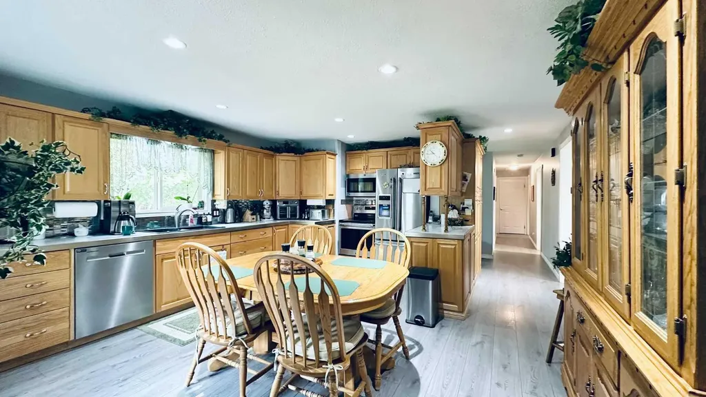506, 13441 665a Township Beaver Lake AB T0A2C1