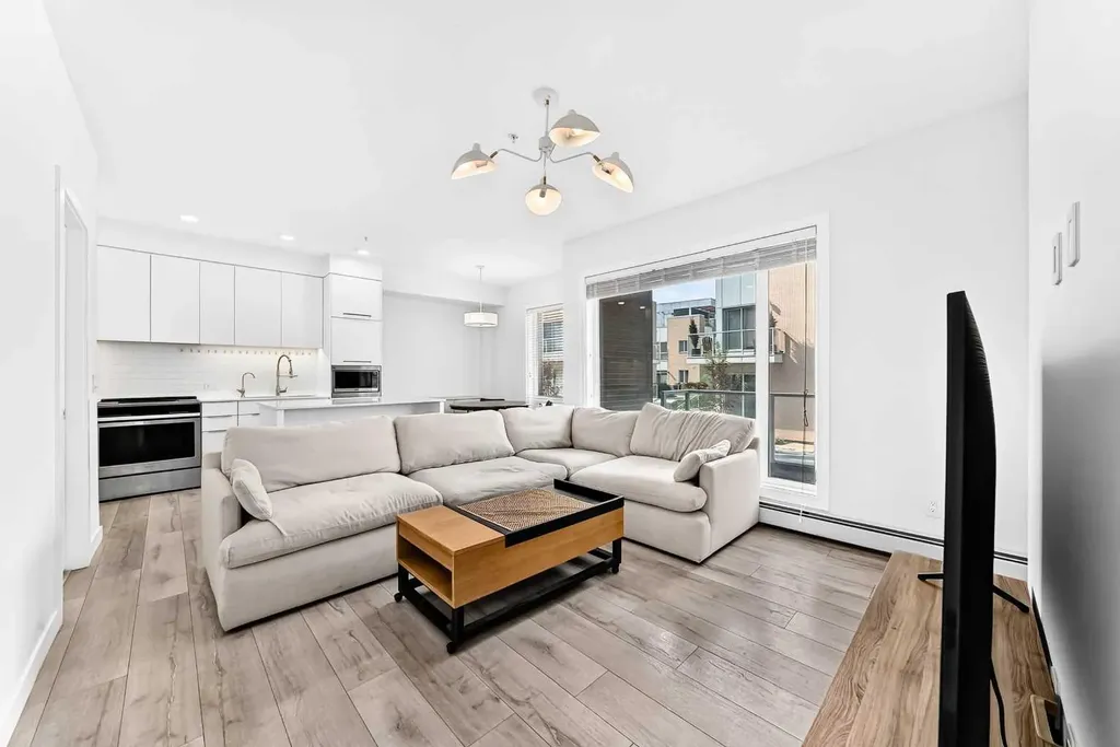 3125 39 Street NW Calgary AB T3B 6H5