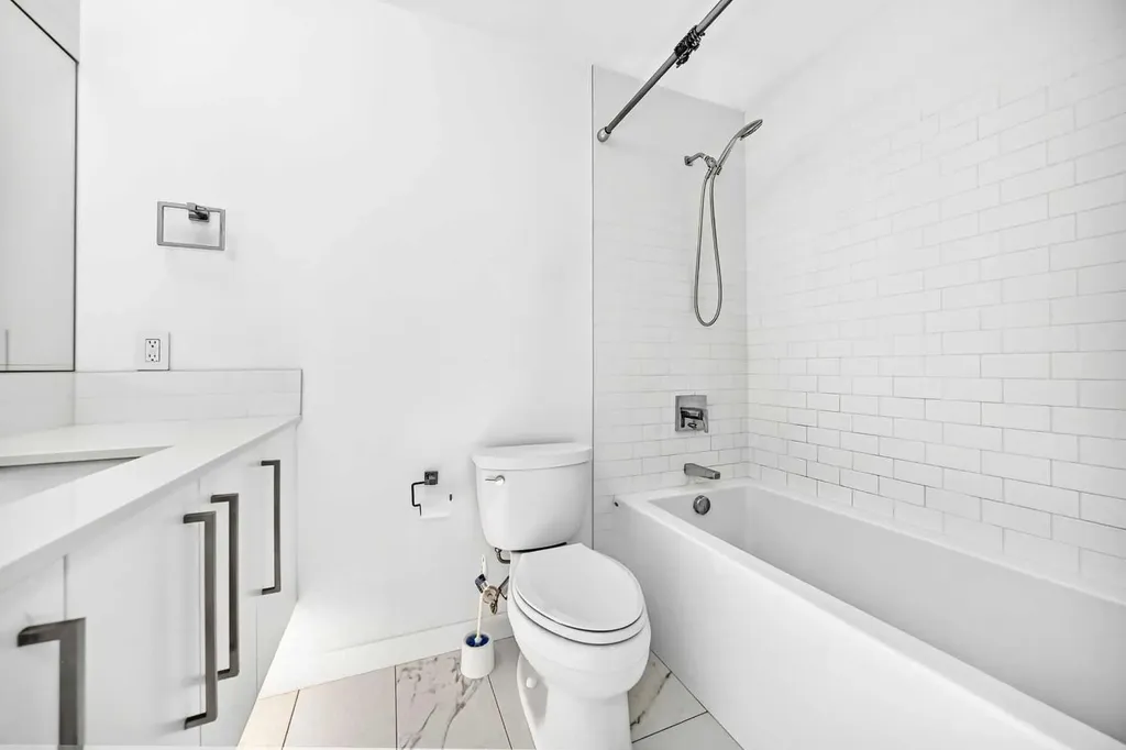 3125 39 Street NW Calgary AB T3B 6H5