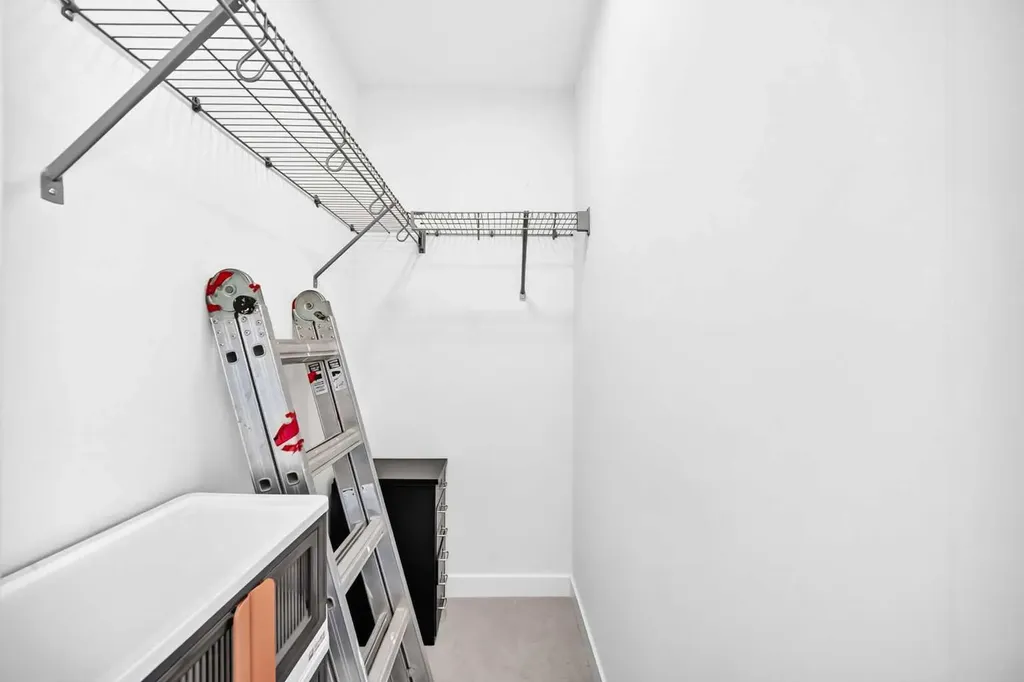 3125 39 Street NW Calgary AB T3B 6H5
