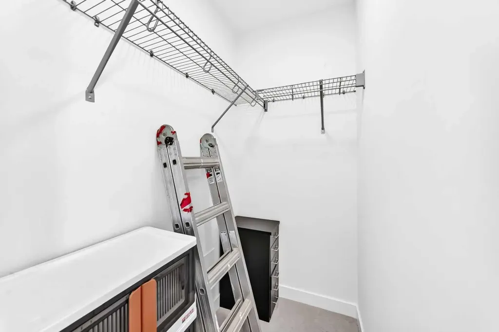 3125 39 Street NW Calgary AB T3B 6H5