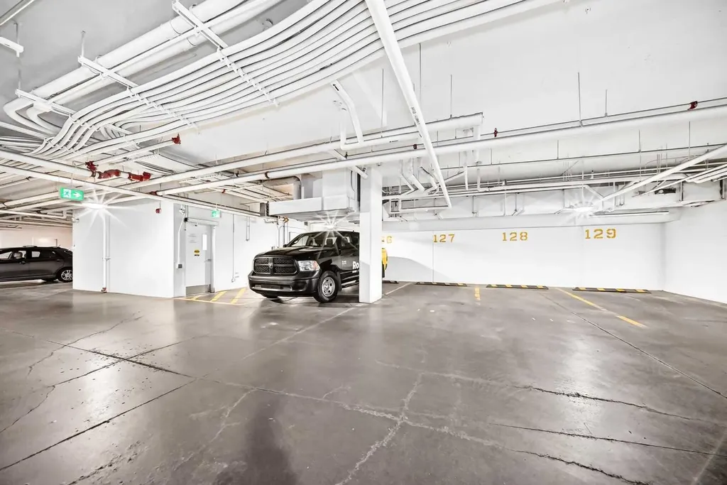 3125 39 Street NW Calgary AB T3B 6H5