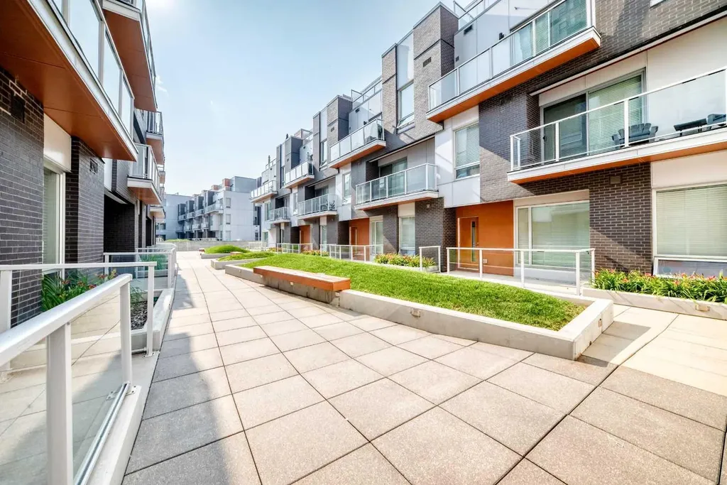 3125 39 Street NW Calgary AB T3B 6H5