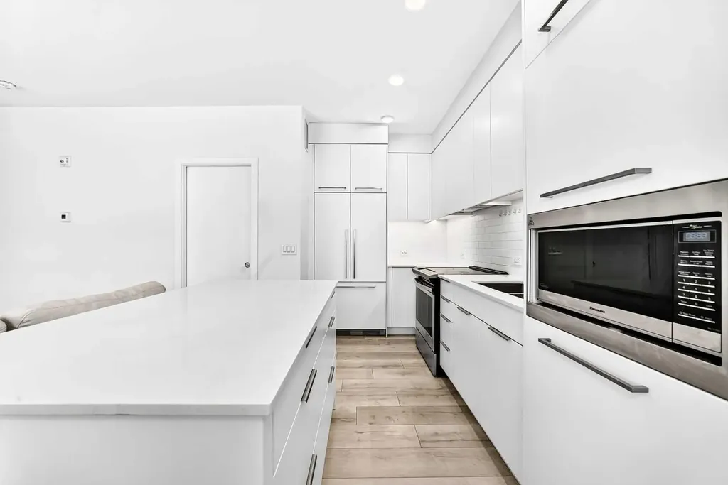 3125 39 Street NW Calgary AB T3B 6H5