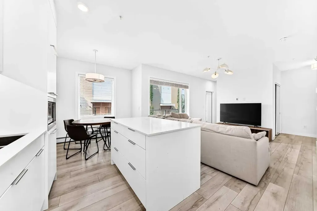 3125 39 Street NW Calgary AB T3B 6H5