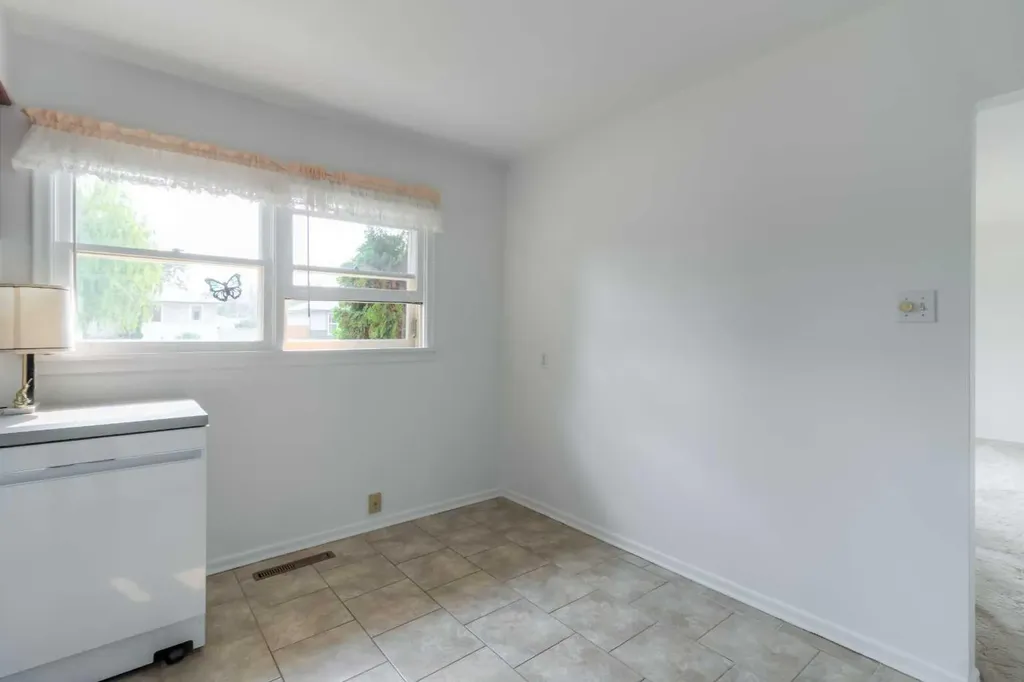 1218 18 Street N Lethbridge AB T1H 3H6