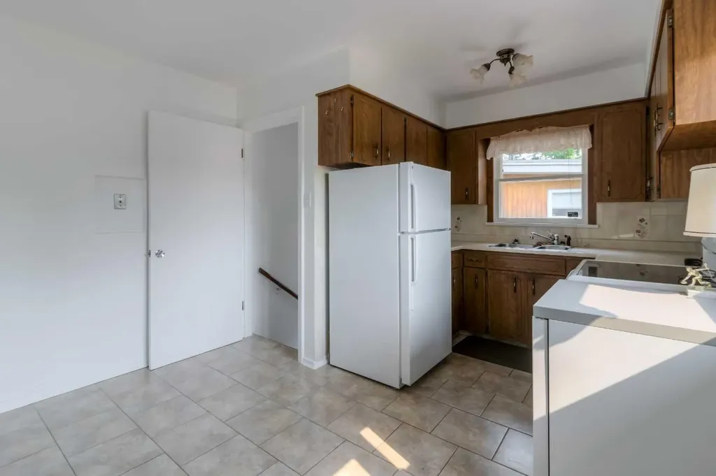 1218 18 Street N Lethbridge AB T1H 3H6