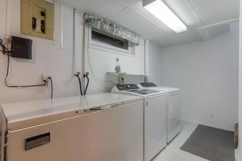 1218 18 Street N Lethbridge AB T1H 3H6