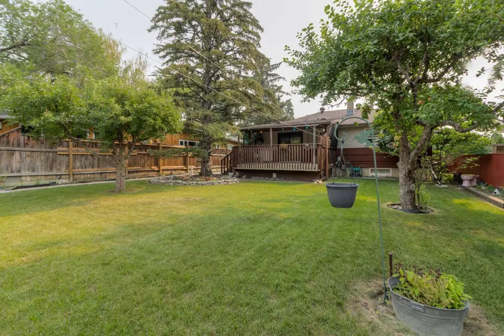 1218 18 Street N Lethbridge AB T1H 3H6