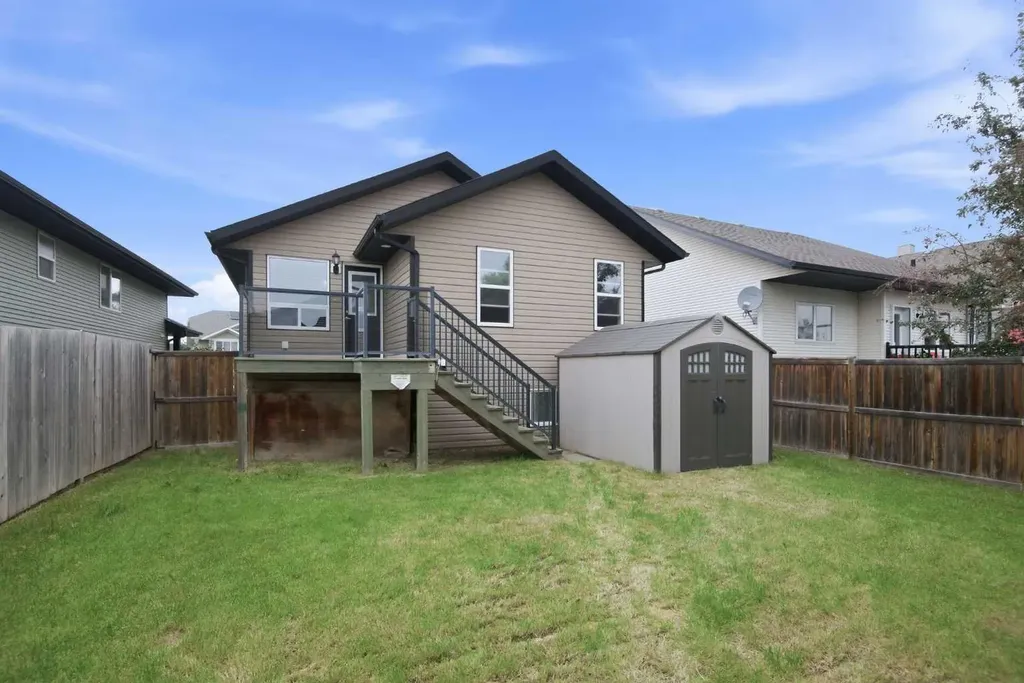 15 Reynolds Road Sylvan Lake AB T4S 0C2