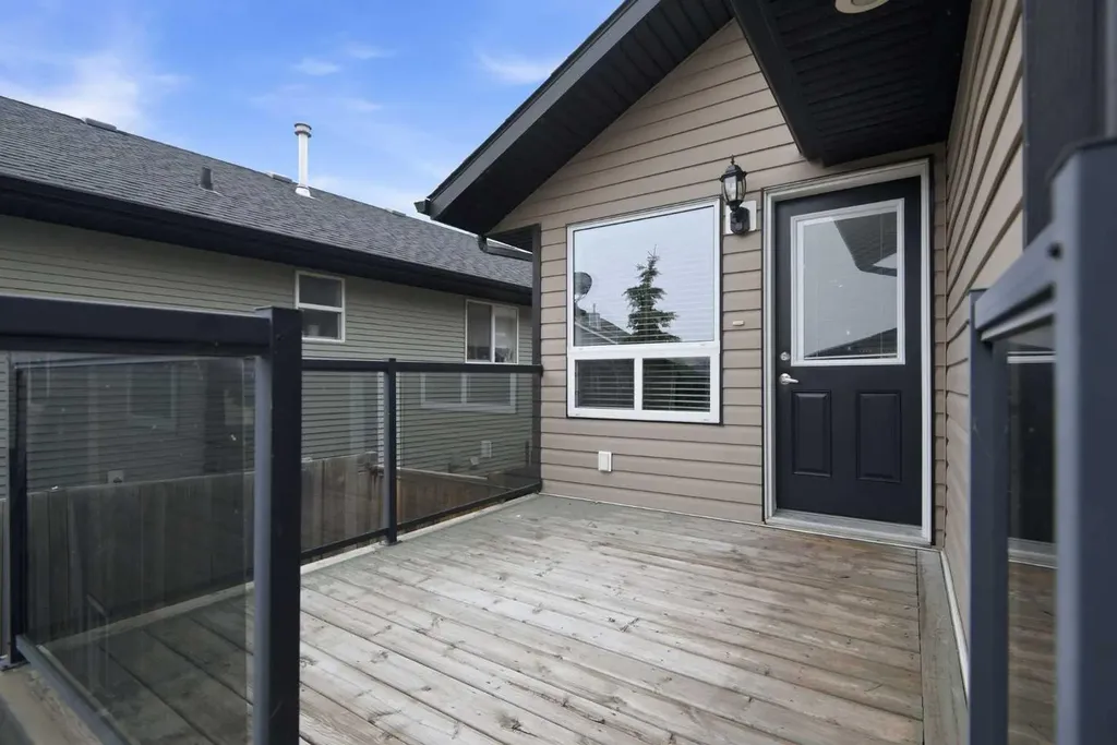 15 Reynolds Road Sylvan Lake AB T4S 0C2