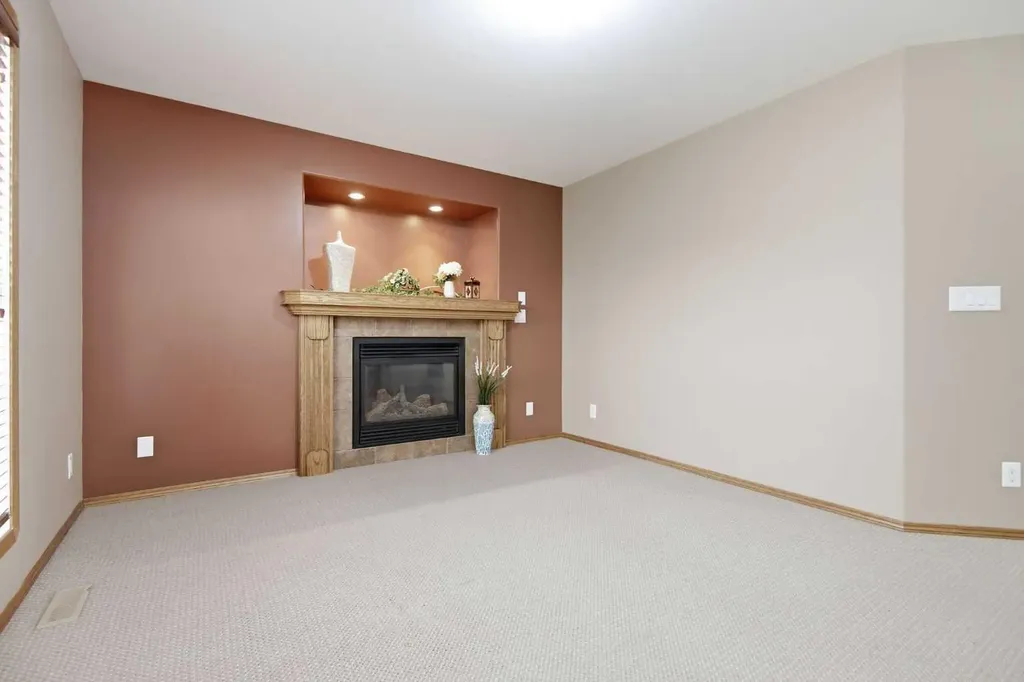 15 Reynolds Road Sylvan Lake AB T4S 0C2