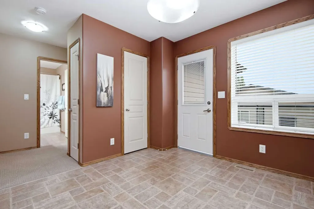 15 Reynolds Road Sylvan Lake AB T4S 0C2