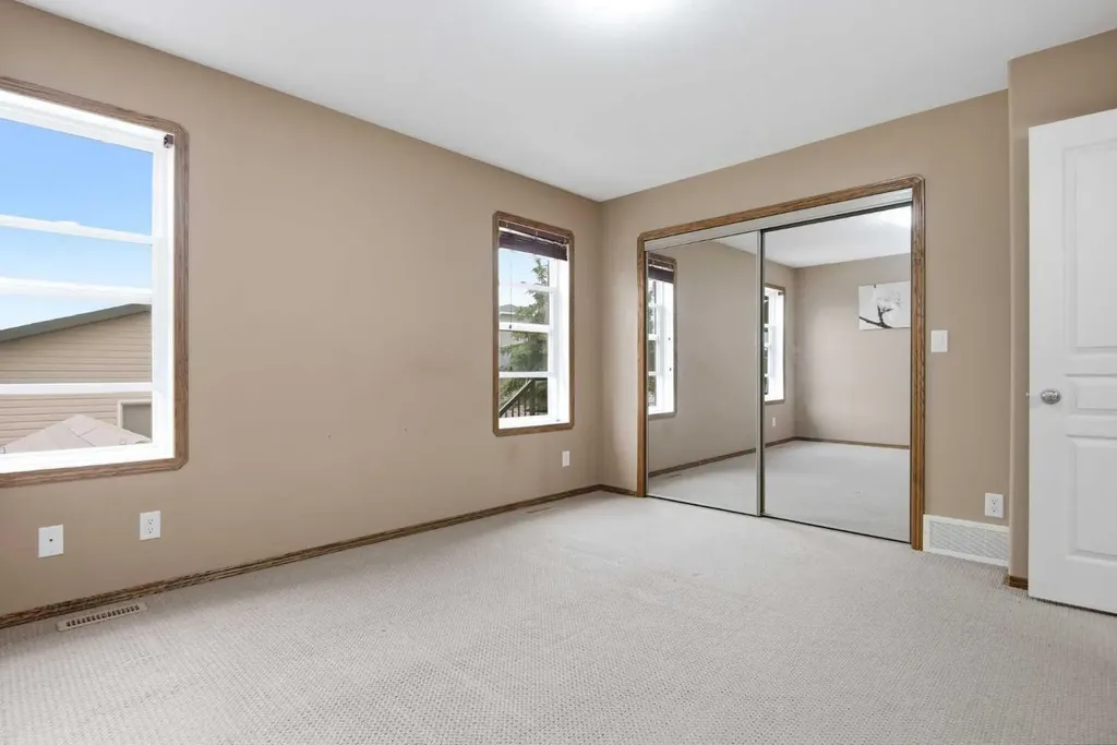 15 Reynolds Road Sylvan Lake AB T4S 0C2
