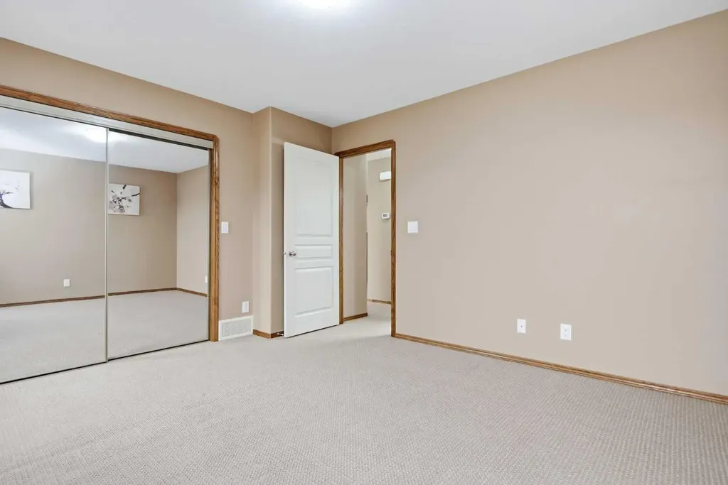 15 Reynolds Road Sylvan Lake AB T4S 0C2