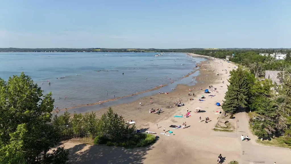 15 Reynolds Road Sylvan Lake AB T4S 0C2