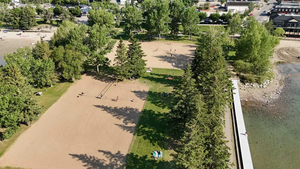15 Reynolds Road Sylvan Lake AB T4S 0C2