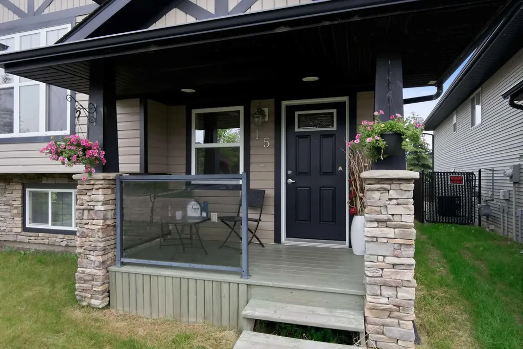 15 Reynolds Road Sylvan Lake AB T4S 0C2