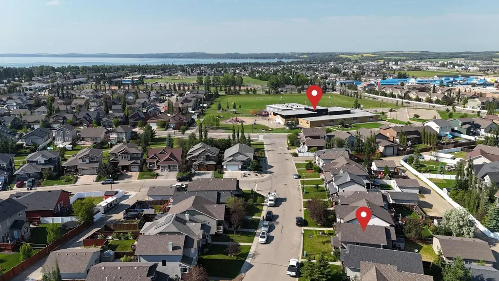 15 Reynolds Road Sylvan Lake AB T4S 0C2